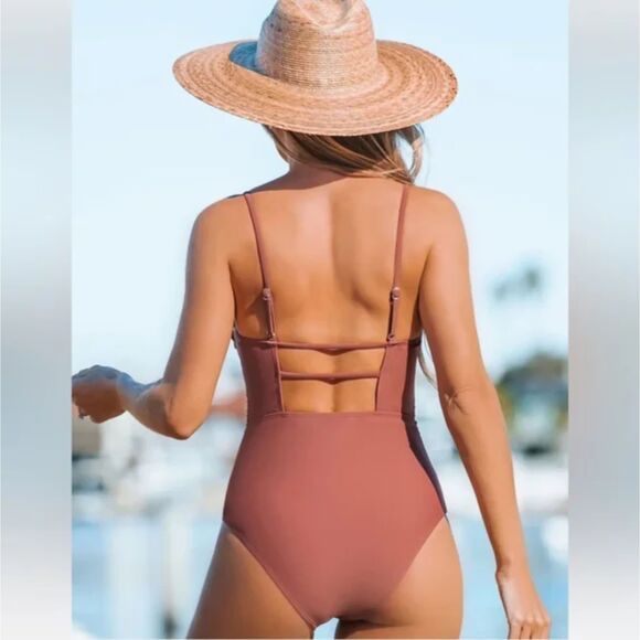 Cupshe NWT Blush Red Strappy Cutout One Piece Swimsuit Size M Tummy Control - Picture 10 of 10